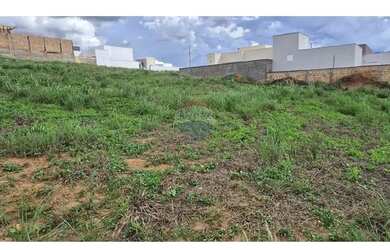 Imagem: O terreno possui 360m² de Área e está localizado em Centro