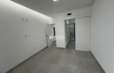 Imagem 9: Casa em condomínio disponível para locação no bairro Grand Ville em...