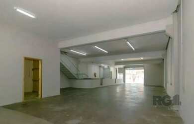 Imagem: O depósito possui 480m² de Área e está localizado em Medianeira