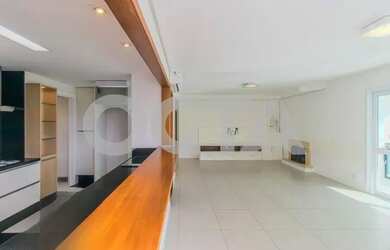 Imagem: O apartamento possui 4 Dormitórios, 5 Banheiros, 3 Vagas na