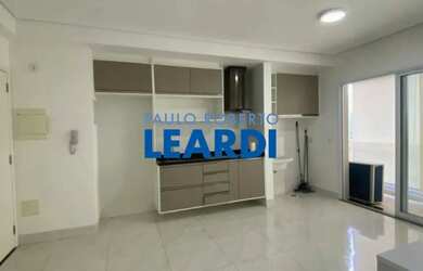 Imagem: O apartamento possui 2 Dormitórios, 1 Banheiro, 2 Vagas na