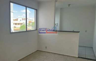 Imagem: O apartamento possui 2 Dormitórios, 1 Banheiro, 1 Vaga na garagem