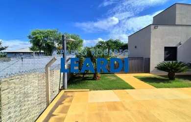 Imagem: A casa em condomínio possui 4 Dormitórios, 5 Banheiros, 5