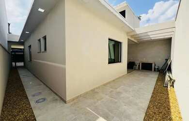 Imagem 13: Casa Nova no Passaredo com 3 Suítes + Salão de Festas e 4 Vagas Alto Padrão!