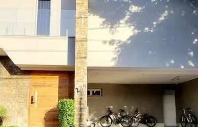 Imagem: A casa em condomínio possui 4 Dormitórios, 5 Banheiros, 4