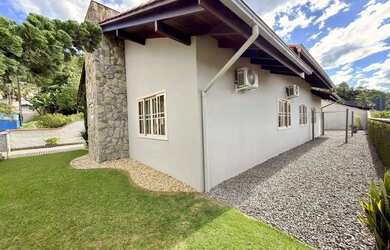 Imagem 3: Casa à venda com 4 quartos, sendo 1 suíte