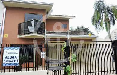 Imagem: A casa possui 2 Dormitórios, 3 Banheiros e 137m² de Área