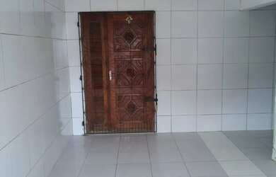 Imagem: A casa possui 2 Dormitórios, 2 Banheiros, 1 Vaga na garagem