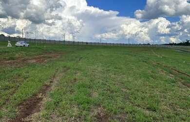 Imagem: O terreno possui 364m² de Área e está localizado em Loteamento