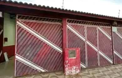 Imagem: A casa possui 3 Dormitórios, 1 Banheiro, 120m² de Área e