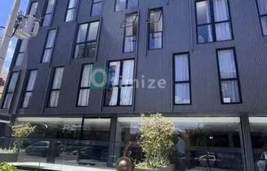 Imagem: O apartamento possui 1 Dormitório, 1 Banheiro, 1 Vaga na garagem