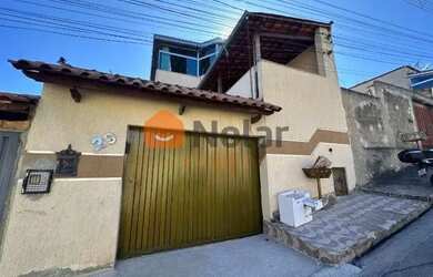 Imagem: A casa possui 4 Dormitórios, 4 Banheiros, 2 Vagas na garagem