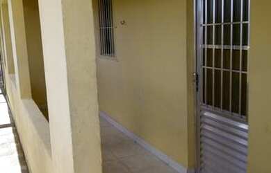 Imagem: A casa possui 2 Dormitórios, 1 Banheiro e está localizado