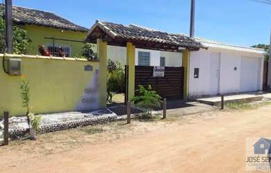 Imagem: A casa possui 2 Dormitórios, 2 Banheiros, 225m² de Área e