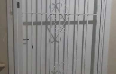 Imagem: O apartamento possui 2 Dormitórios, 1 Banheiro, 2 Vagas na