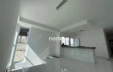 Imagem: A casa possui 2 Dormitórios, 2 Banheiros, 2 Vagas na garagem