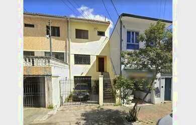 Imagem: A casa possui 3 Dormitórios, 1 Banheiro, 212-0m² de Área