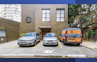 Imagem: O depósito possui 4 Vagas na garagem, 500m² de Área e está