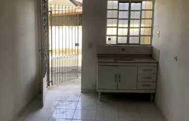 Imagem: A casa possui 1 Dormitório, 1 Banheiro, 40m² de Área e está