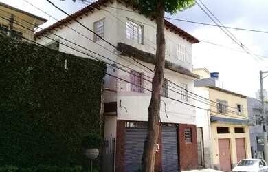 Imagem: A casa possui 5 Dormitórios, 5 Banheiros, 340m² de Área e