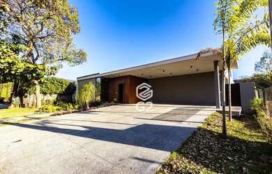 Imagem 2: Casa à Venda no Condomínio Helvetia Country com Escritório e Piscina,...