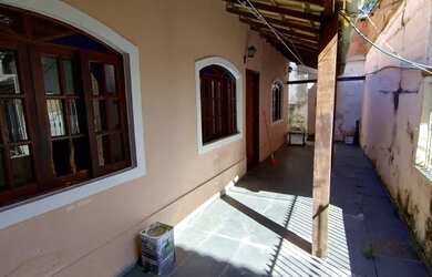 Imagem: A casa em condomínio possui 2 Dormitórios, 1 Banheiro, 2 Vagas