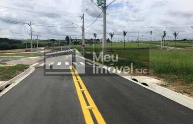 Imagem: O terreno possui Imóvel novo e está localizado em Loteamento