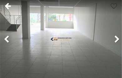 Imagem: O depósito possui 5 Vagas na garagem e 390m² de Área e está