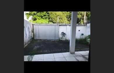 Imagem: A casa possui 2 Dormitórios, 1 Banheiro, 1 Vaga na garagem