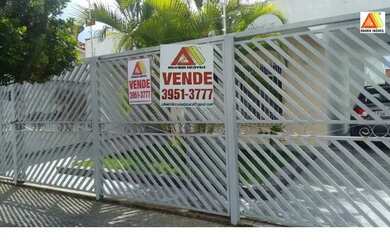 Imagem: A casa possui 3 Dormitórios, 1 Banheiro, 5 Vagas na garagem