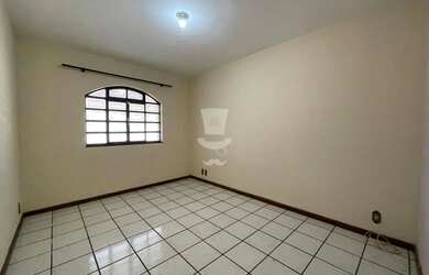 Imagem 11: Casa à venda em Campolide com 3 dormitórios sendo 1 suíte