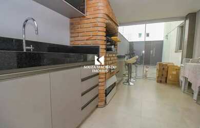 Imagem: O apartamento possui 3 Dormitórios, 1 Banheiro, 2 Vagas na