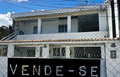 Imagem: A casa possui 5 Dormitórios, 4 Banheiros, 3 Vagas na garagem