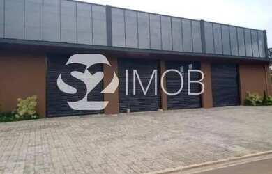 Imagem: O depósito possui 4 Vagas na garagem, 960m² de Área e está