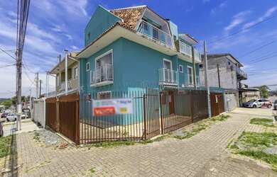 Imagem: A casa possui 2 Dormitórios, 3 Banheiros, 3 Vagas na garagem