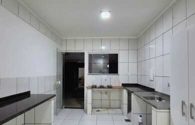 Imagem: A kitnet possui 1 Dormitório, 1 Banheiro, 1 Vaga na garagem