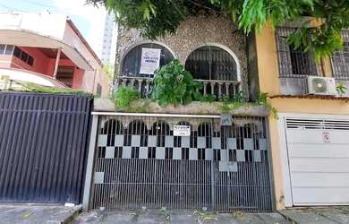 Imagem: A casa possui 4 Dormitórios, 4 Banheiros, 1 Vaga na garagem