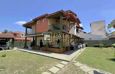 Imagem: A casa possui 3 Dormitórios, 1 Banheiro, 2 Vagas na garagem