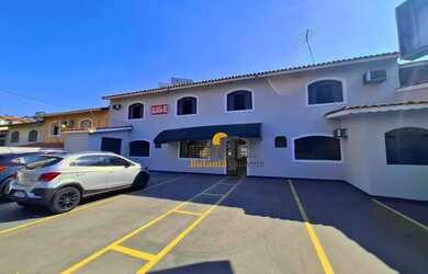 Imagem: O depósito possui 5 Vagas na garagem, 180m² de Área e está