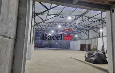 Imagem: O depósito possui 1.150m² de Área, Imóvel novo e está