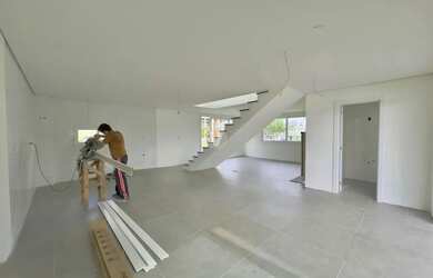 Imagem 6: Casa nova com 4 dormitórios 2 suítes , 4 banheiros e gourmet com churrasqueira