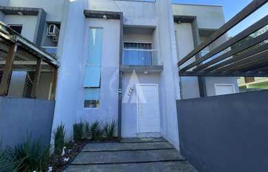 Imagem: A casa possui 2 Dormitórios, 1 Banheiro, 1 Vaga na garagem