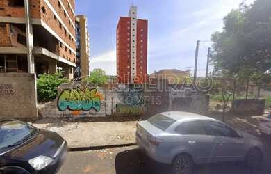 Imagem: O terreno possui 447m² de Área e está localizado em Centro