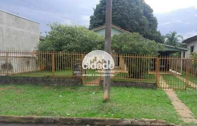 Imagem: O terreno possui 598m² de Área, Imóvel mobiliado e está