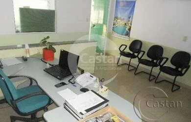 Imagem: O depósito possui 5 Vagas na garagem, 600m² de Área e está