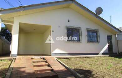 Imagem: A casa possui 3 Dormitórios, 1 Banheiro, 1 Vaga na garagem