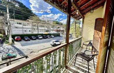 Imagem: A casa possui 3 Dormitórios, 3 Banheiros, 1 Vaga na garagem