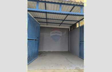 Imagem: O depósito possui 1 Vaga na garagem, 170m² de Área e está