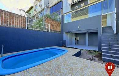 Imagem: A casa em condomínio possui 3 Dormitórios, 3 Banheiros, 2