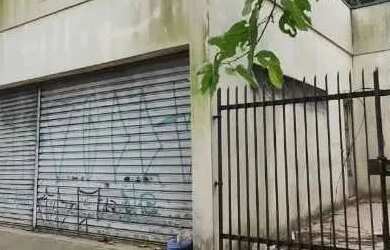 Imagem: O depósito possui 5 Vagas na garagem, 500m² de Área e está